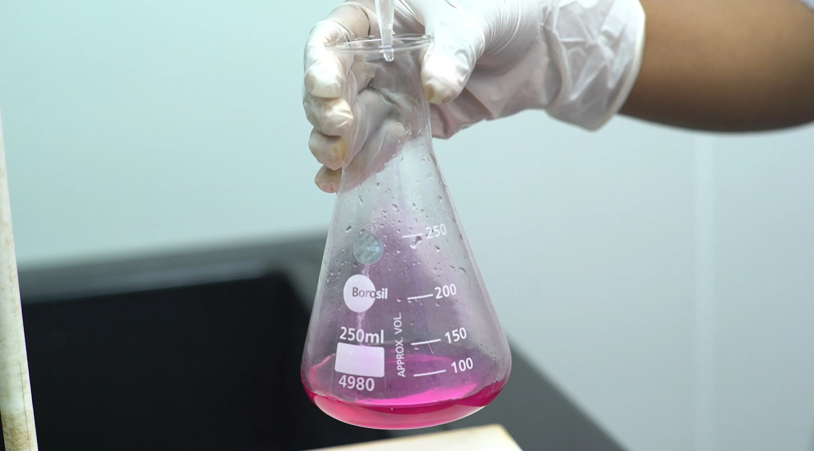 Analyse chimique des sutures